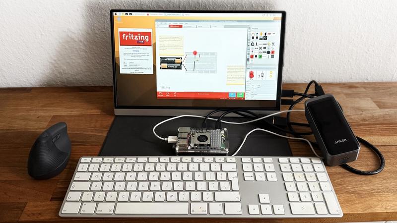 Fritzing 1.0.8 running on a Raspberry Pi, simulating an LED circuit